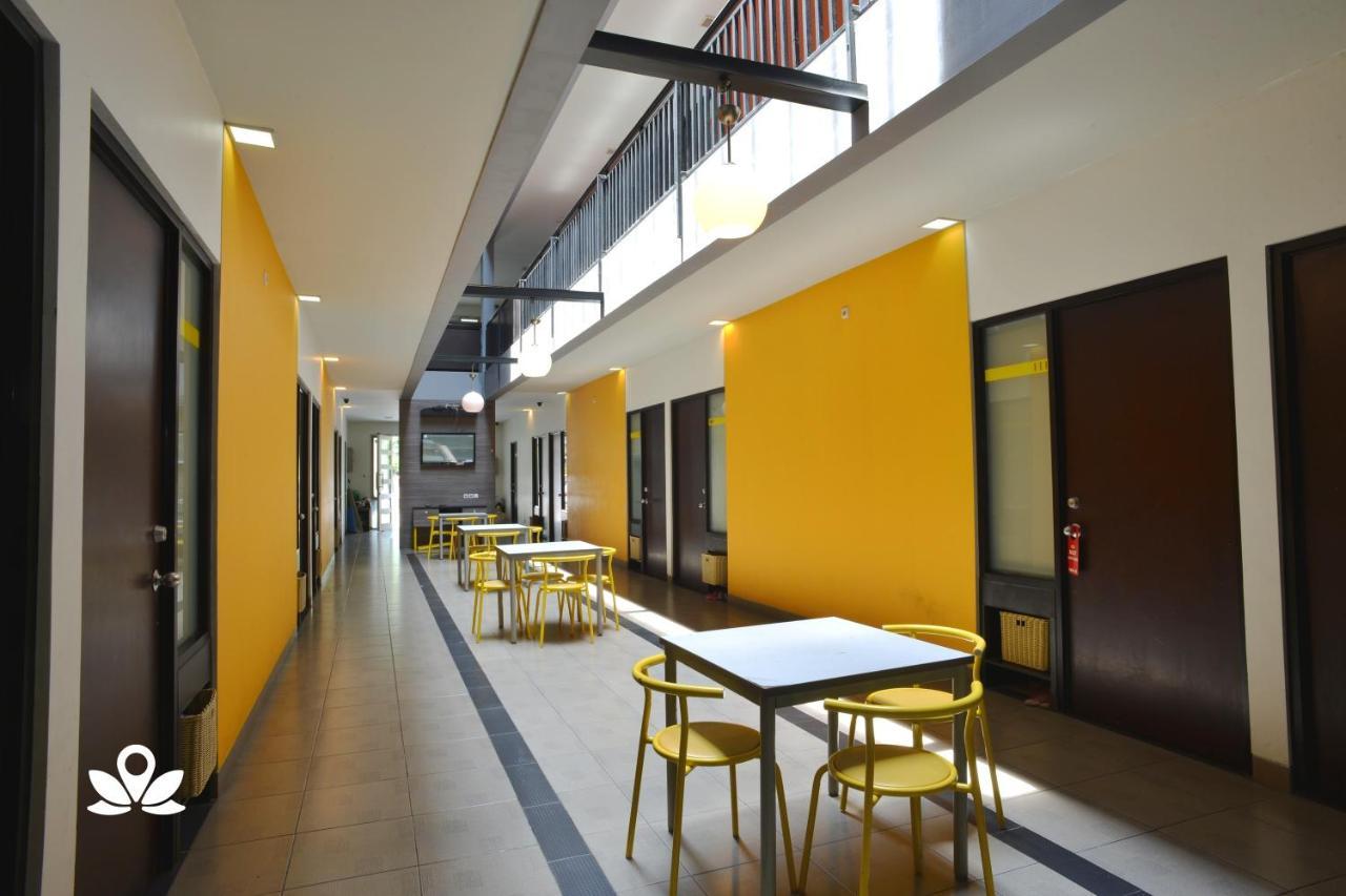 Zen Rooms Setiabudi Barat Jakarta Exterior photo